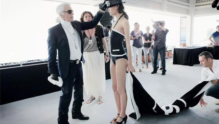 什么样的摄影师能进香奈儿后台拍摄?