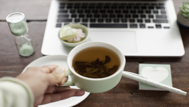 职场人养生的时候在想什么？该熬夜还得熬夜