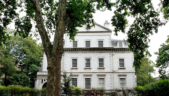 贫穷限制想象系列：这条英国街道房屋均价3500万英镑