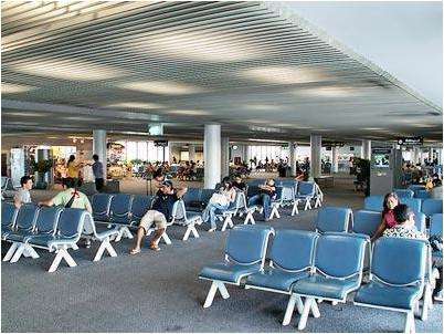 中国游客泰国机场拒付小费被打后续：机场四官员因涉嫌贪污被调查