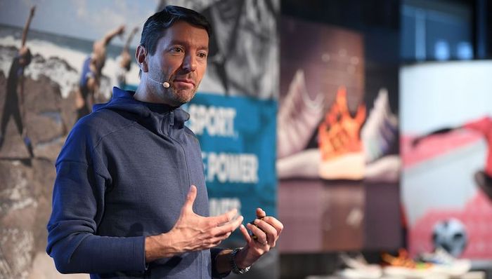 阿迪达斯,巴黎世家