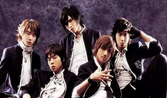 现在的90后已经没有发量再玩杀马特了