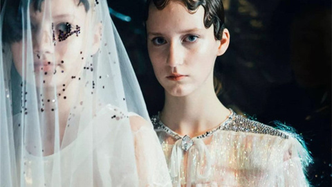 【上海时装周】从闺房少女到职场新秀，服装能助力一个女性的角色转换