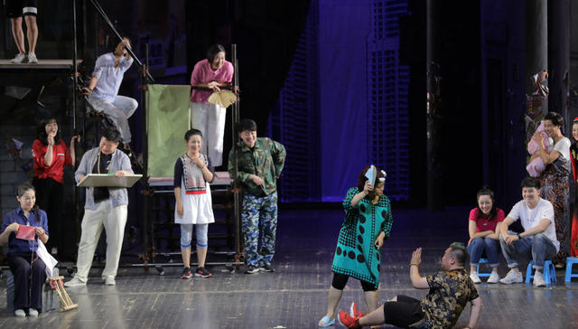 从“城中村”改造到老年医疗问题：上海国际艺术节推出现实主义题材作品