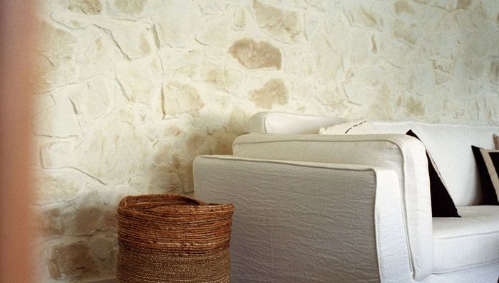 亲手改造自己在重庆和海南的两处别墅，用被忽视的廉价材料打造出品质生活