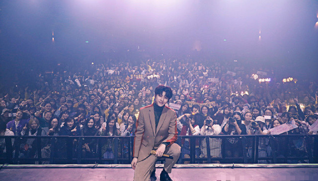 粉丝,showcase,UNIQ,图鉴,TFBOYS,球员,偶练,灯牌,偶像练习生,NINEPERC