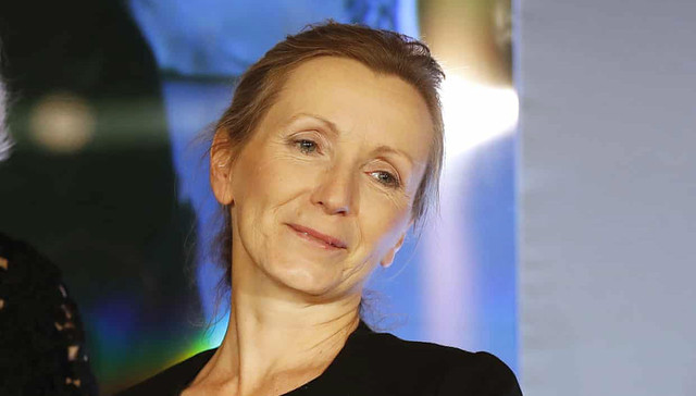 2018布克奖花落北爱尔兰作家安娜·伯恩斯 获奖作《送奶工》书写了一个充满暴力的世界