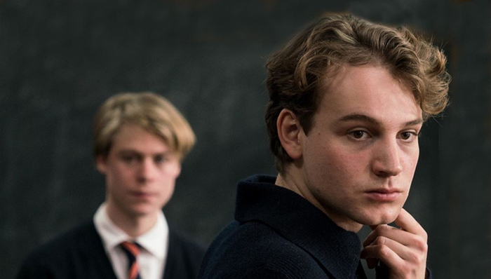 浪潮,教室,另一个世界,德拉克罗瓦,自由引导人民,死亡诗社,沉默的教室,高中生,斯大林格勒,胜利