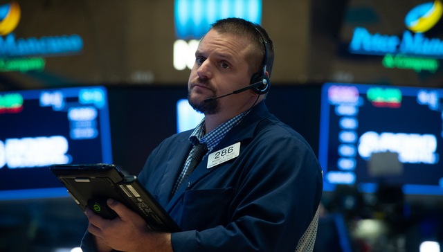 【天下头条】美股遇挫道指跌超300点 特朗普：沙特高层可能在卡舒吉案扮演重要角色