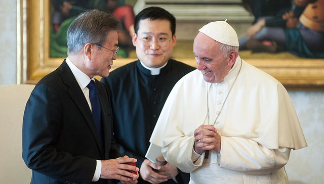 教皇方济各回应文在寅代传口信：若获正式邀请将访问朝鲜