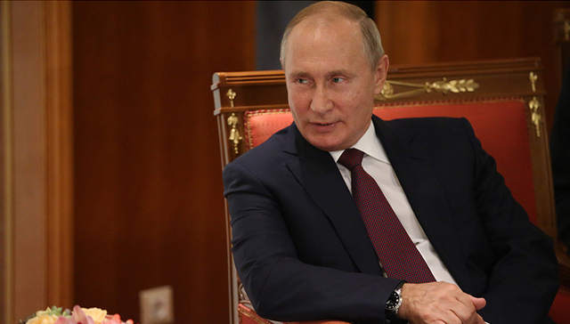 【天下奇闻】保镖吃了送给普京的奶酪 二战炸弹沉睡70年后突然爆炸