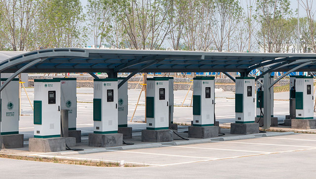 石化企业布局充电桩雷声大雨点小，“两桶油”为何从积极到犹豫？