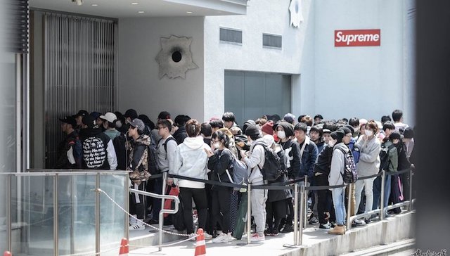 来了解一下什么是“drop”式上新，以及为什么时尚品牌越来越爱它？