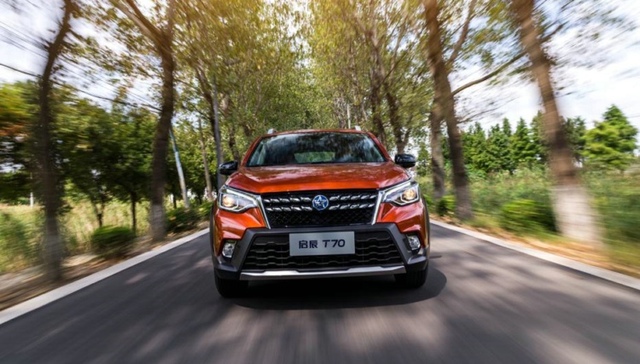 启辰T70在车内打造了一个亲子互动的移动场景