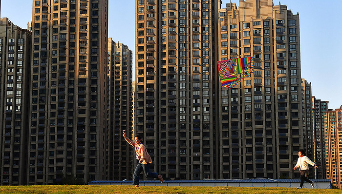 房价涨幅,开发商,看房,楼盘,楼面价,楼市降温,住宅成交量,地王,首付,全球首位