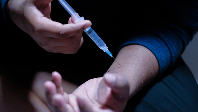 地方新闻精选|福建一县禁毒中队原中队长为制毒人员提供帮助 收受财物共106万元