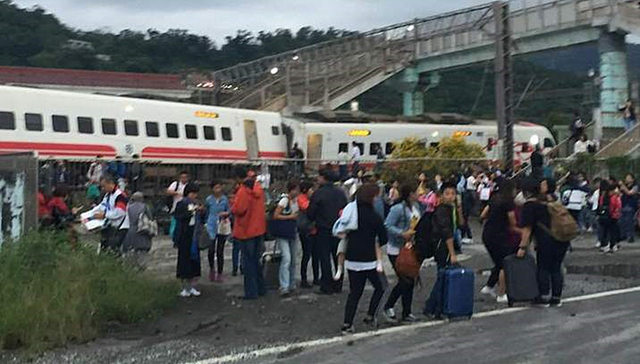 台湾列车出轨事故暂无大陆旅客伤亡