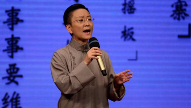 王珮瑜：她把京剧的门道掰开了、揉碎了，吸引了大群满怀热忱的年轻观众