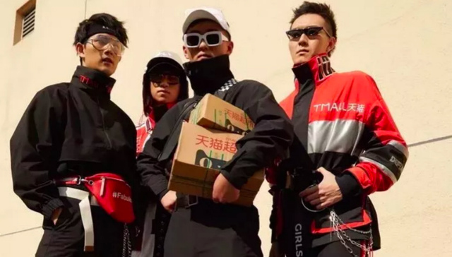 【发现好物】这个双11，天猫的快递小哥们将上门告诉你什么叫“职人时尚”