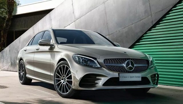 新一代奔驰C级想要重夺中型豪华轿车桂冠