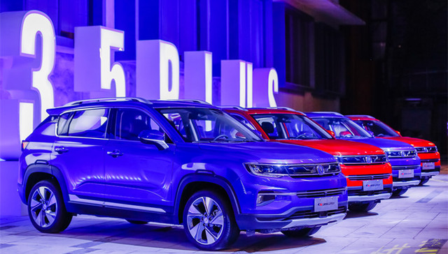 长安与腾讯合作后推出了首款具有社交功能的小型SUV