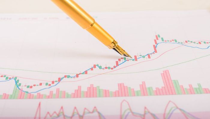 【午市点评】两市高开全线红盘 机构提醒券商短期超涨带来一定回调压力