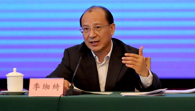 山东原副省长季缃绮受贿贪污案开庭：被控受贿2571万