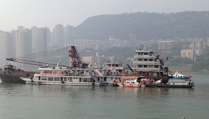 专家,分析,公交坠江,遇难者家属,肇事,赔偿