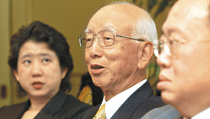 邹文怀：一生繁华 一世沉浮