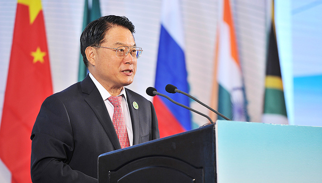 【进博会现场】联合国工发组织总干事李勇：中国模式有助于解决全球直接投资大幅萎缩现象