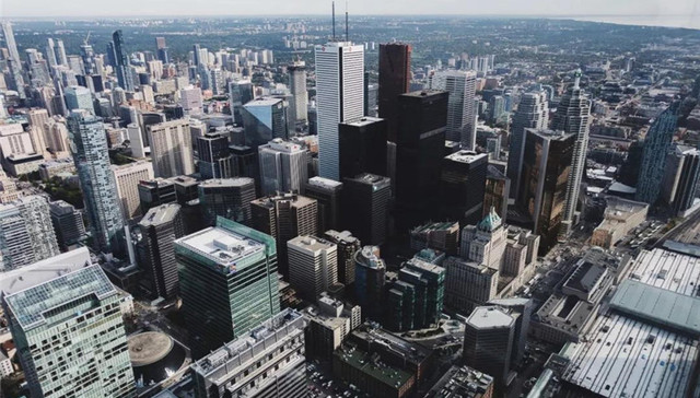 带着探索的决心前往多伦多，眼里都是不曾见过的风景