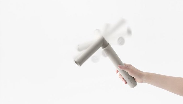 nendo 新作“荒野求生”利器 ，是一款手摇发电“充电宝”