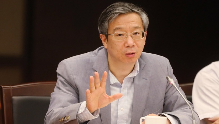 易纲： “真金白银”改善民企融资环境