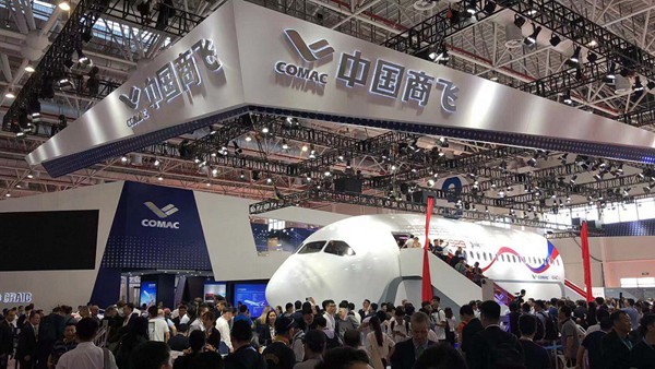 珠海航展首日：商飞ARJ21订单突破500架  C929样机首亮相