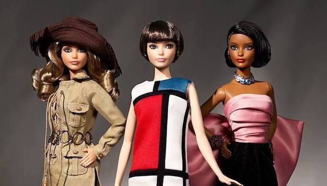 【是日美好事物】只送不卖的全透明羽绒外套，以及穿上大牌成衣的芭比娃娃