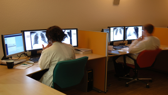 杨森制药12亿美元买下肺癌新药， 有望挑战泰瑞莎