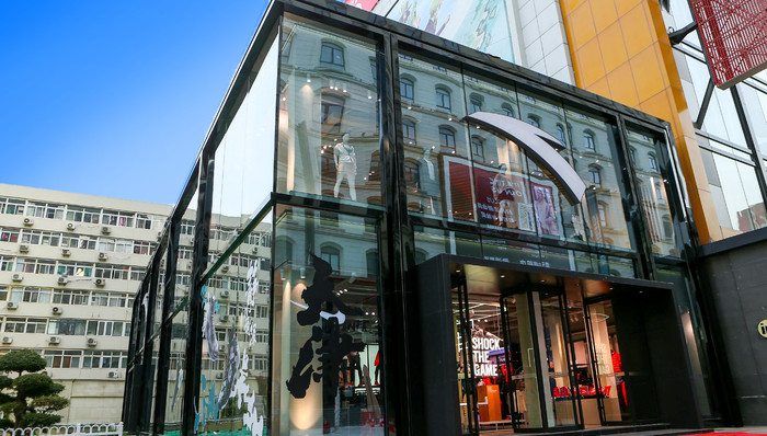 安踏,耐克,阿迪达斯