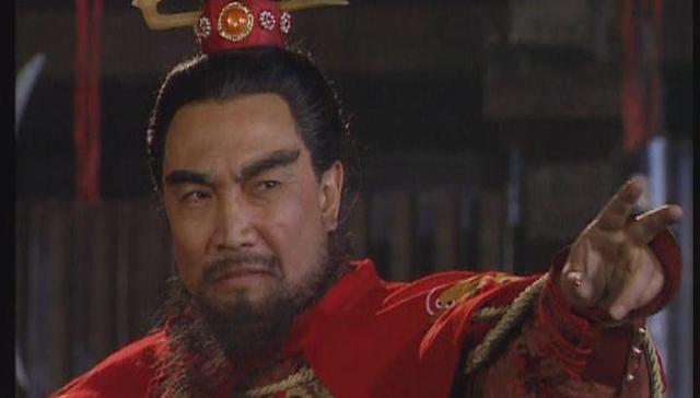 曹操是如何“成为”乱世奸雄的？