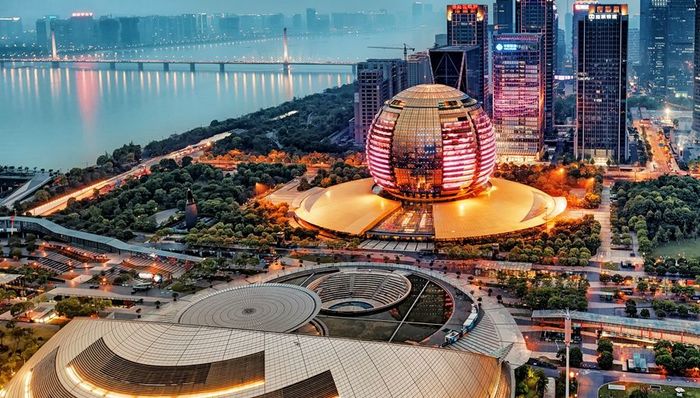 酒店跨界者来了： 竞争还是赋能？