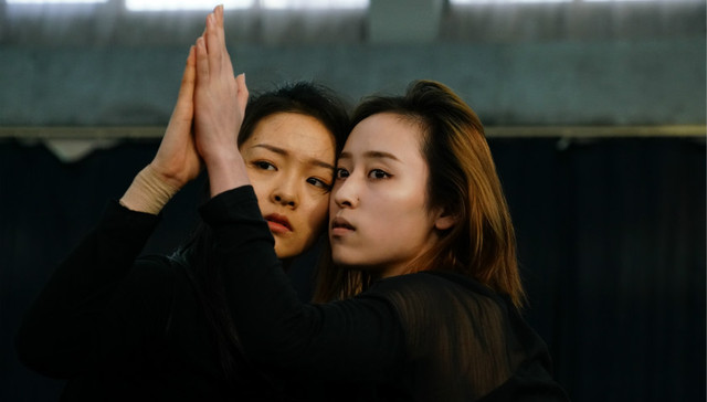 【个人意见】现代舞《水·问》：用身体感知水之意象