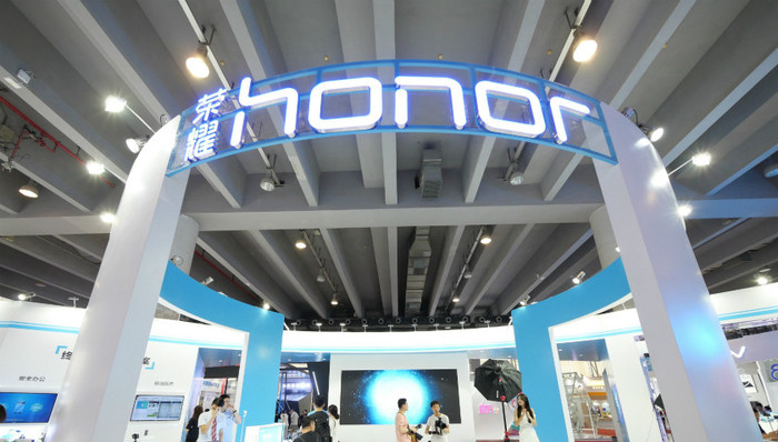 双十一背后的“超越之战” 荣耀提前锁定互联网手机智能下半场