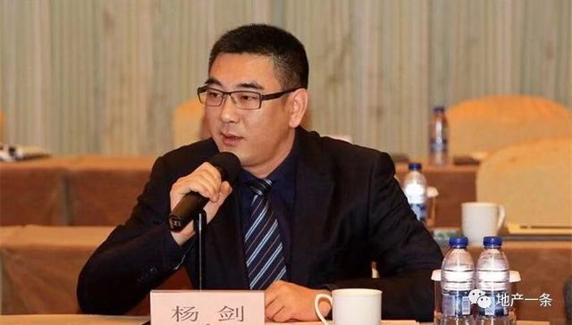 净负债率暴降40倍 