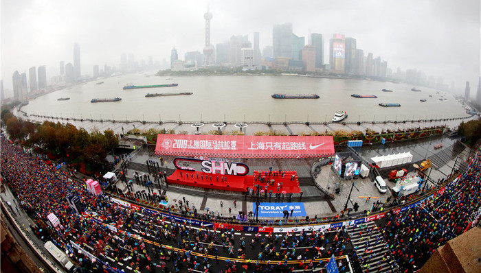 上海国际马拉松风雨无阻 埃塞俄比亚选手包揽冠军