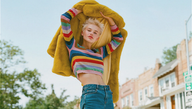 今冬不要黑白灰，要做整条街上最鲜艳的仔