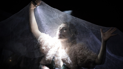 巴黎北方剧院音乐戏剧《茶花女》，吟唱“迷途”女性的生与死