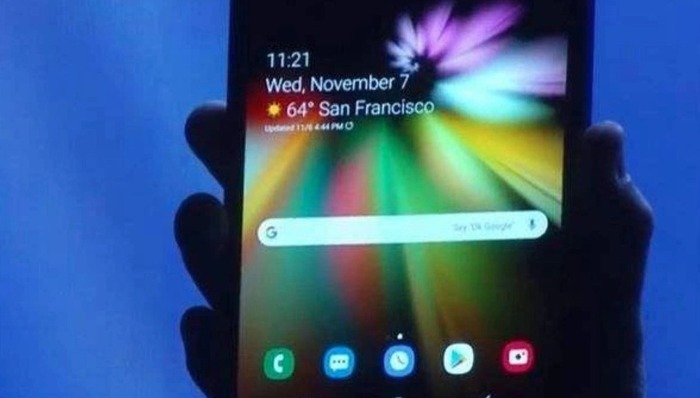 消费硬件有了新变化，三星华为均将开售可折叠屏旗舰手机