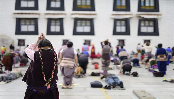 去拉萨洗涤心灵的人，都失望了