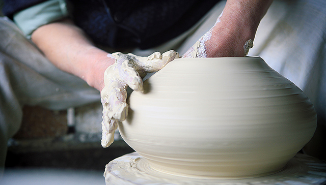 景德镇陶瓷工业,景德镇陶瓷学院,瓷都,改革开放,蜂窝陶瓷,八五,七五,绝活,非物质文化遗产,文化创意