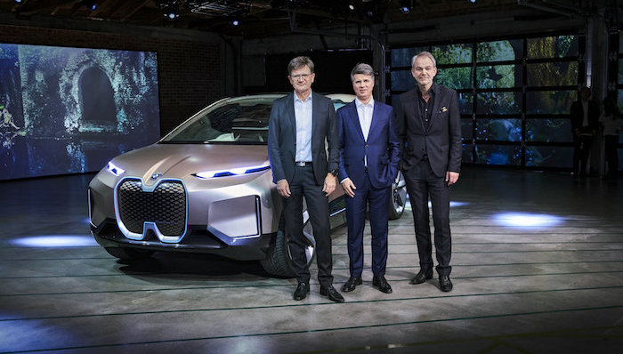 BMW X7全球首秀  宝马大型豪华车战略提速