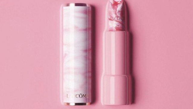 【是日美好事物】兰蔻新出粉红大理石纹唇膏，Dior马鞍包有了太空风金属新色